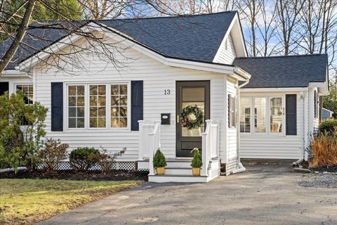 13 Kenilworth Road Shrewsbury MA 01545