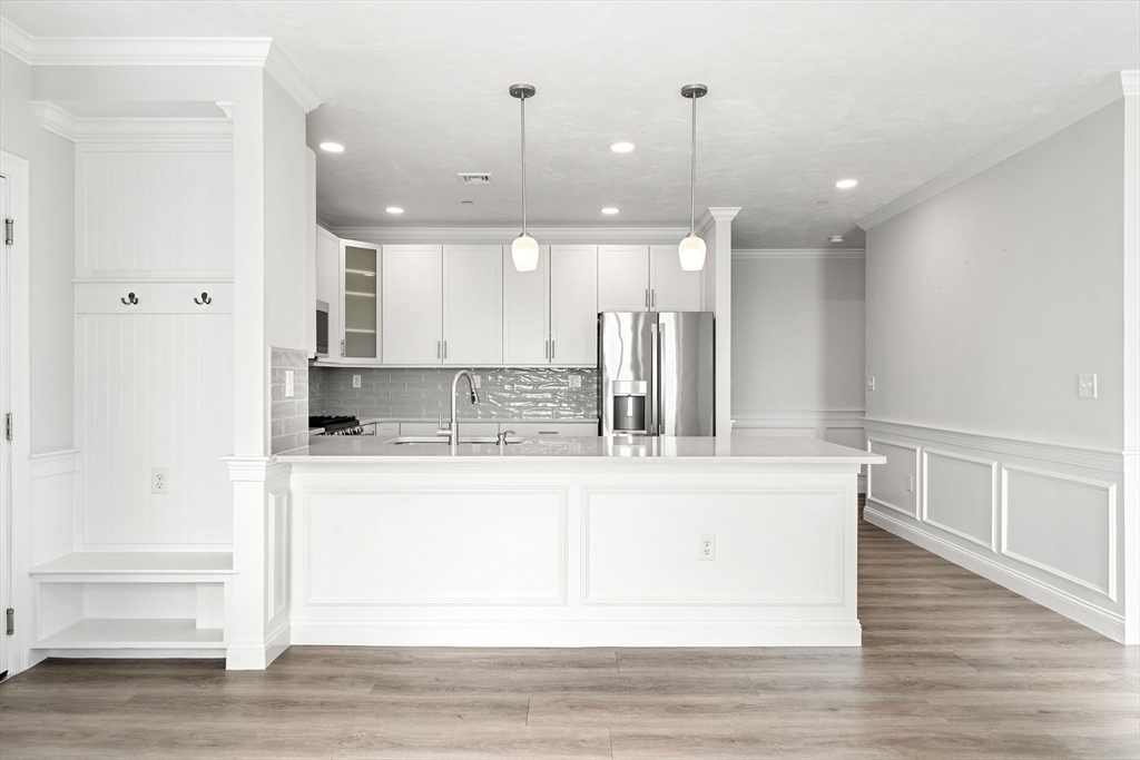 320 Middlesex Ave A207