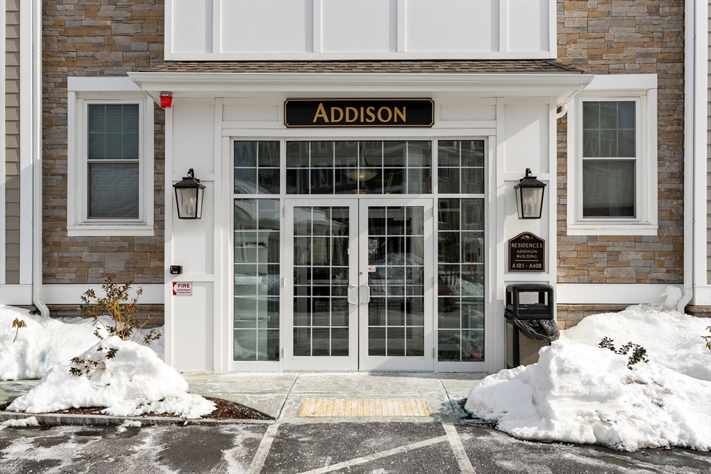 320 Middlesex Ave A207