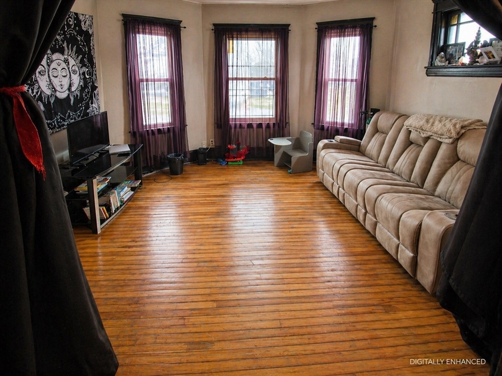 21 Sterling St, Worcester, MA Photo #17