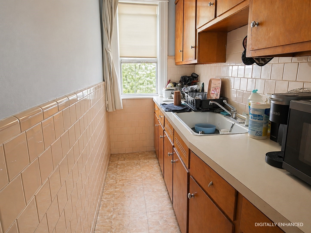21 Sterling St, Worcester, MA Photo #14