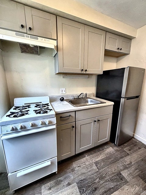 Photo of 12 Exchange Ct #2, Waltham, MA 02451 (MLS # 73556676)