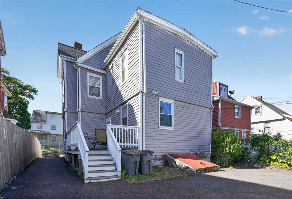 21 Montrose St