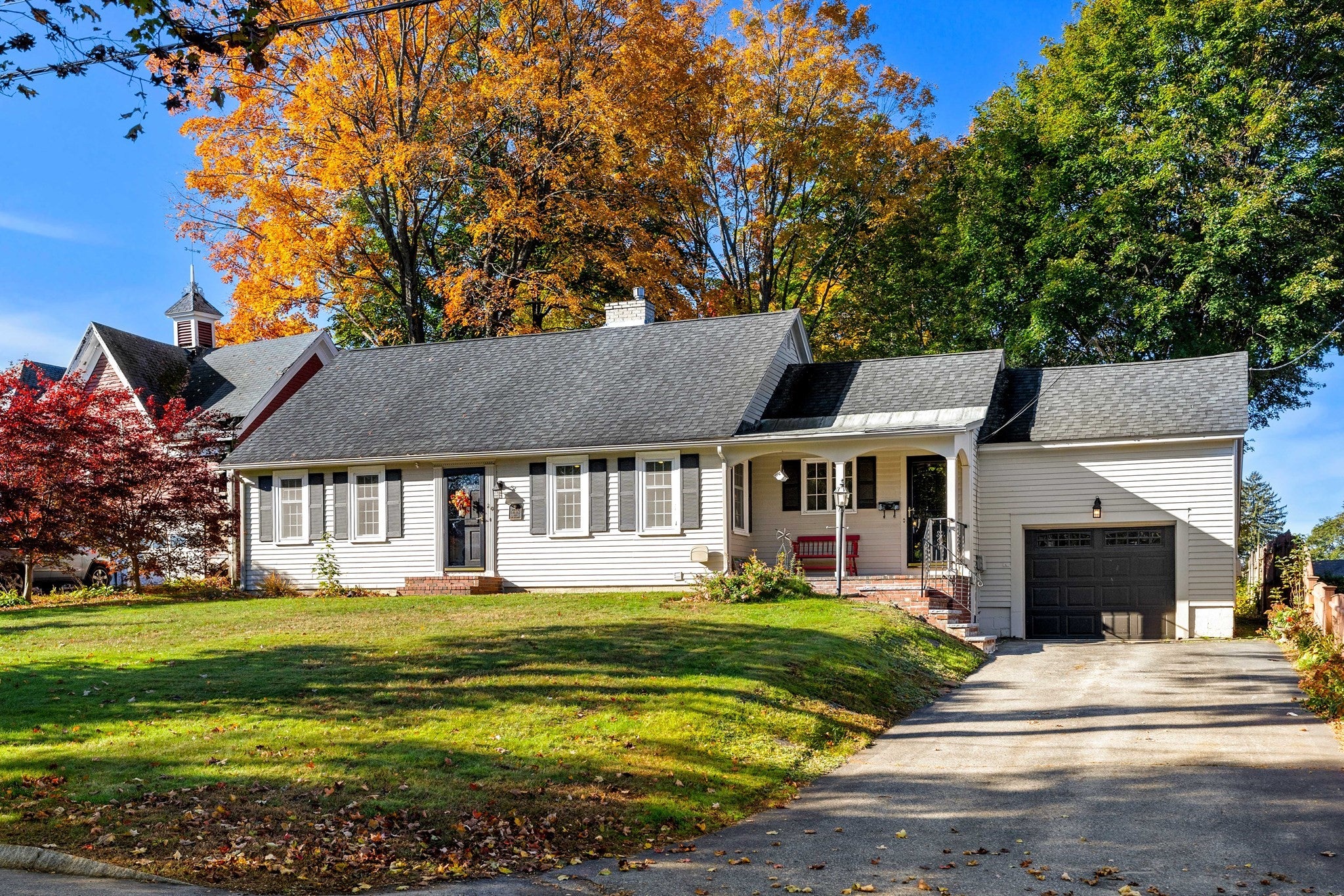 Photo of 20 Rivercliff Rd, Lowell, MA
