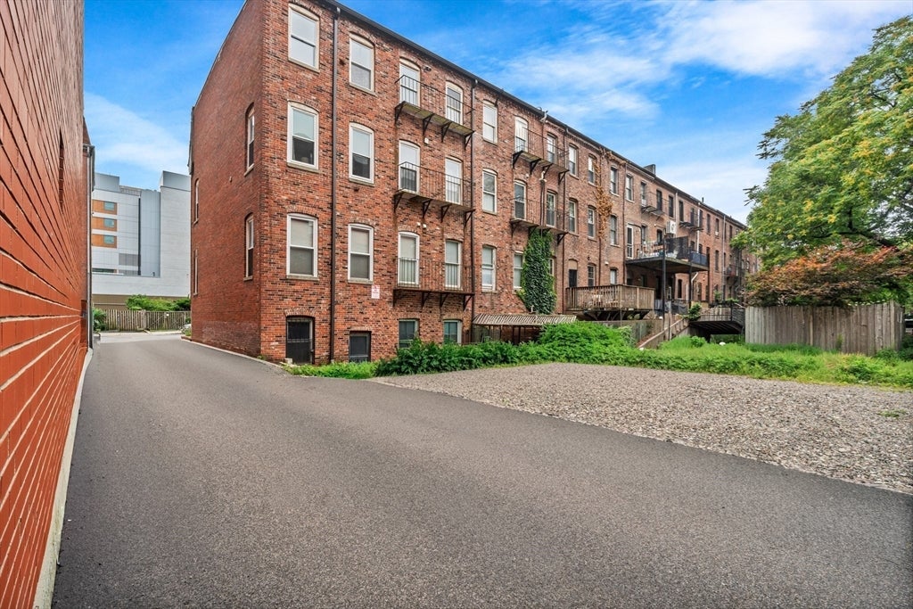 106-108 East Brookline St #3, Boston, MA Photo #32