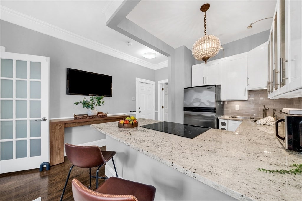 106-108 East Brookline St #3, Boston, MA Photo #9