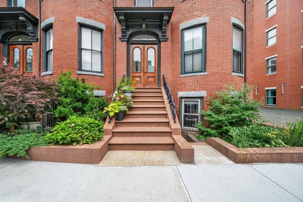 106-108 East Brookline St 3