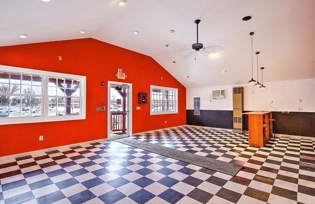 1635 Grand Army Of The Republic Hwy