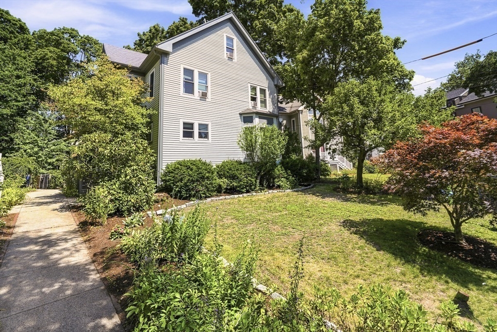 42 Lewis Ave 42