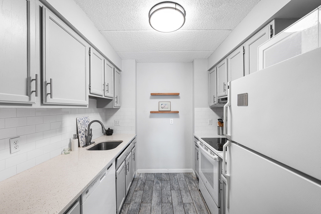 180 Green St 303