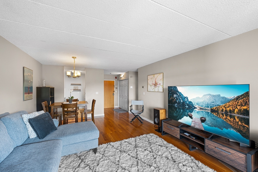 180 Green St 303