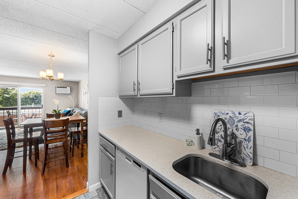 180 Green St 303