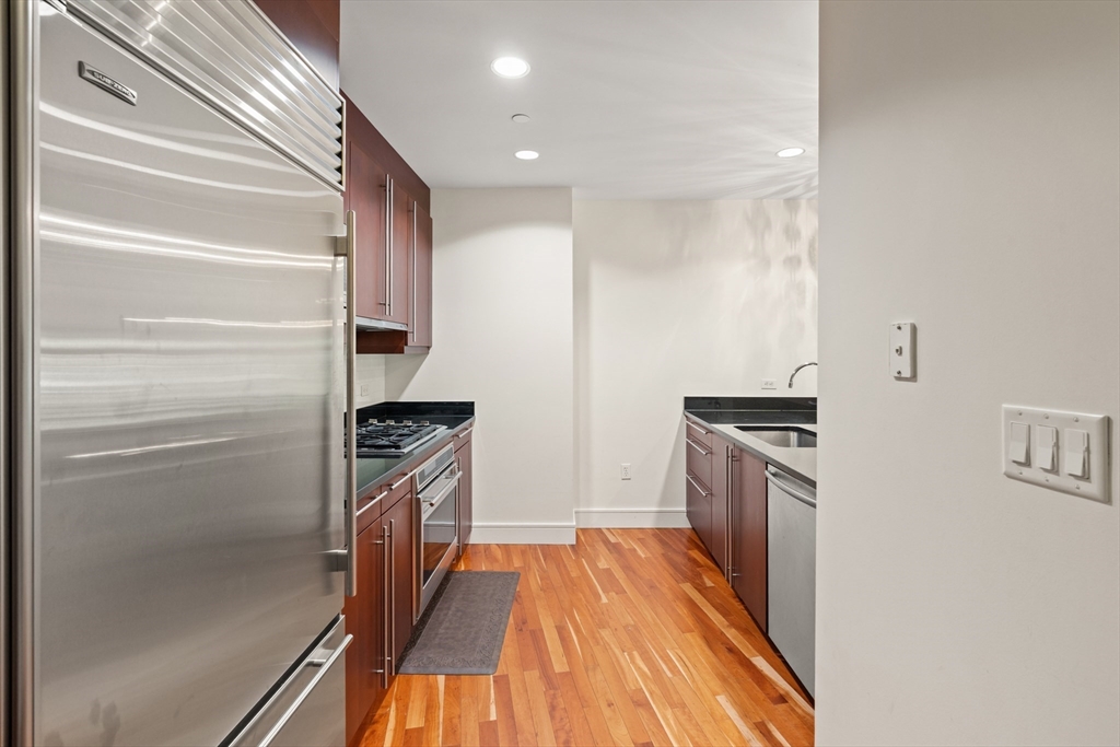 2400 Beacon St 406