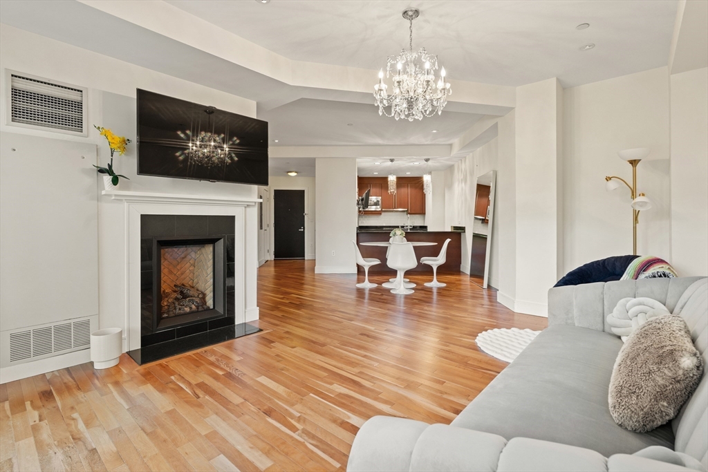 2400 Beacon St 406