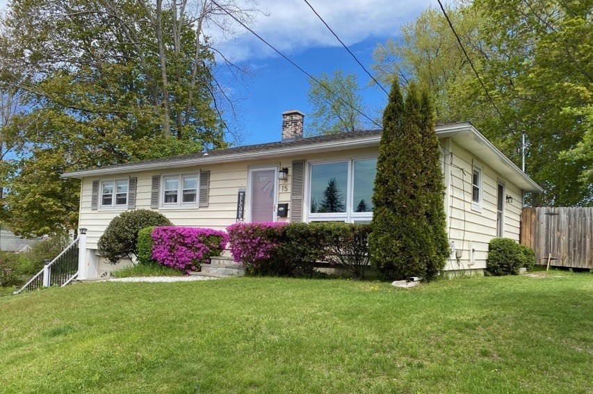 15 Williamsburg Street, Pittsfield, MA Photo #1