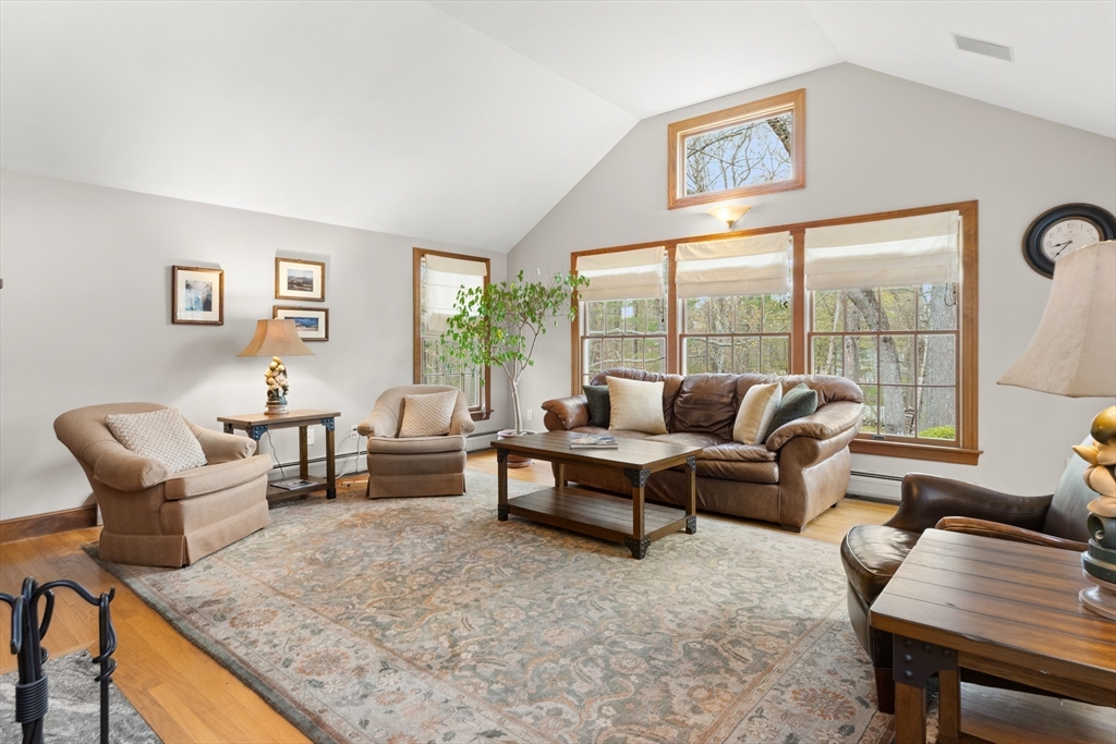 27 Colrain Rd