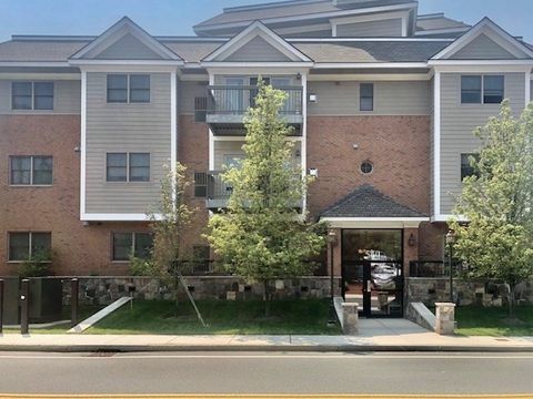 560 Lebanon St 301 Melrose MA 02176