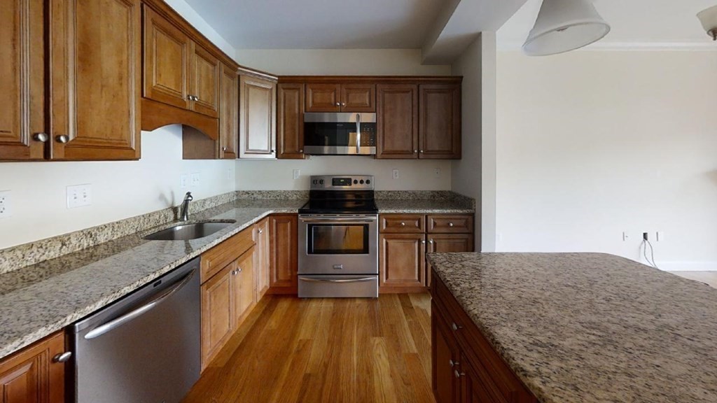 560 Lebanon St 301