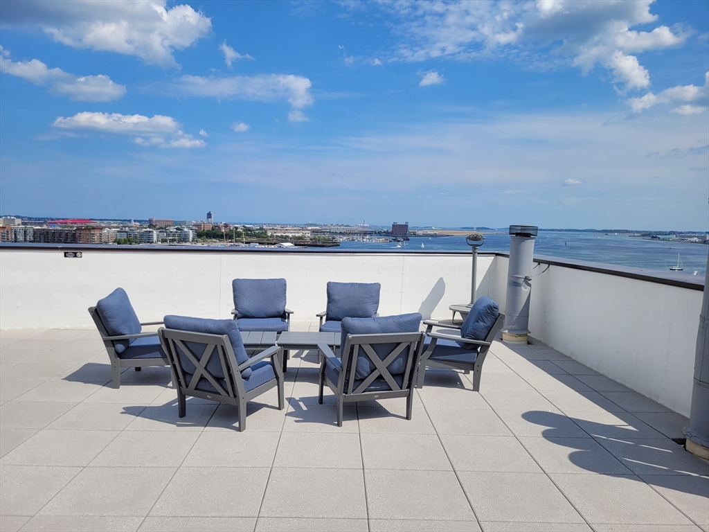 300 Commercial St 502