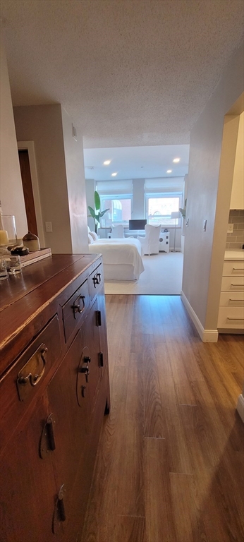 300 Commercial St 502