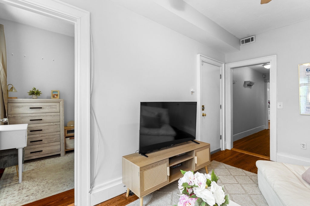 181 W 5th St 2