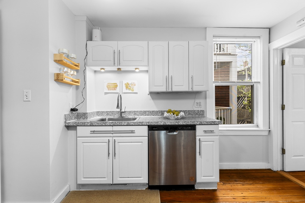 181 W 5th St #2, Boston, MA Photo #14