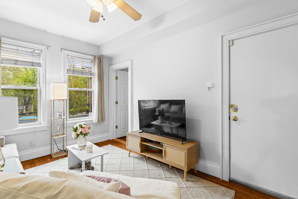 181 W 5th St 2