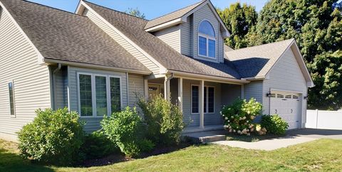 1 Autumn Dr Easthampton MA 01027
