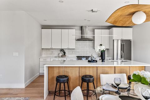 198 Bowen 2B Boston MA 02127