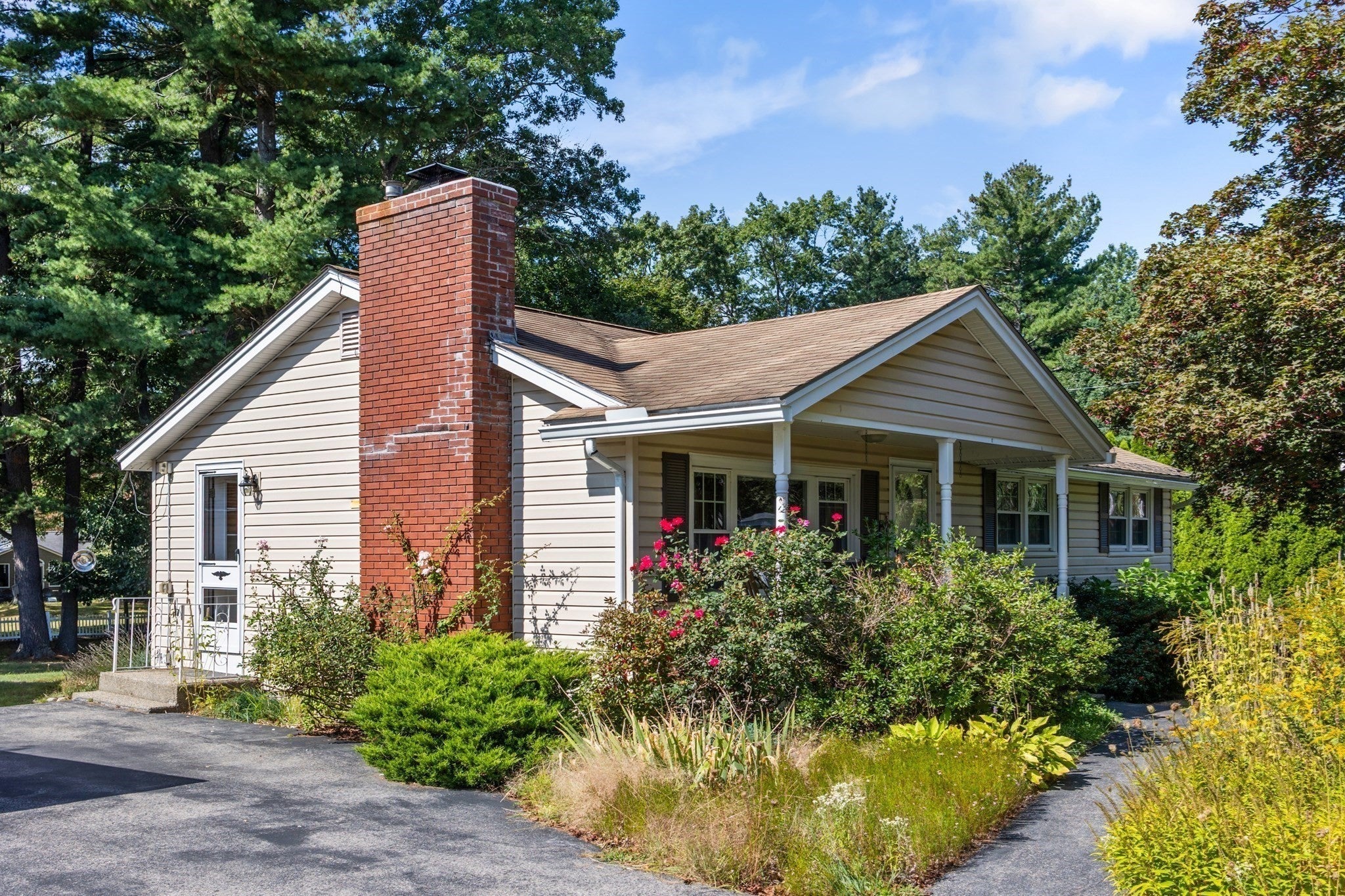 23 Pearson St, Chelmsford, MA Photo #2