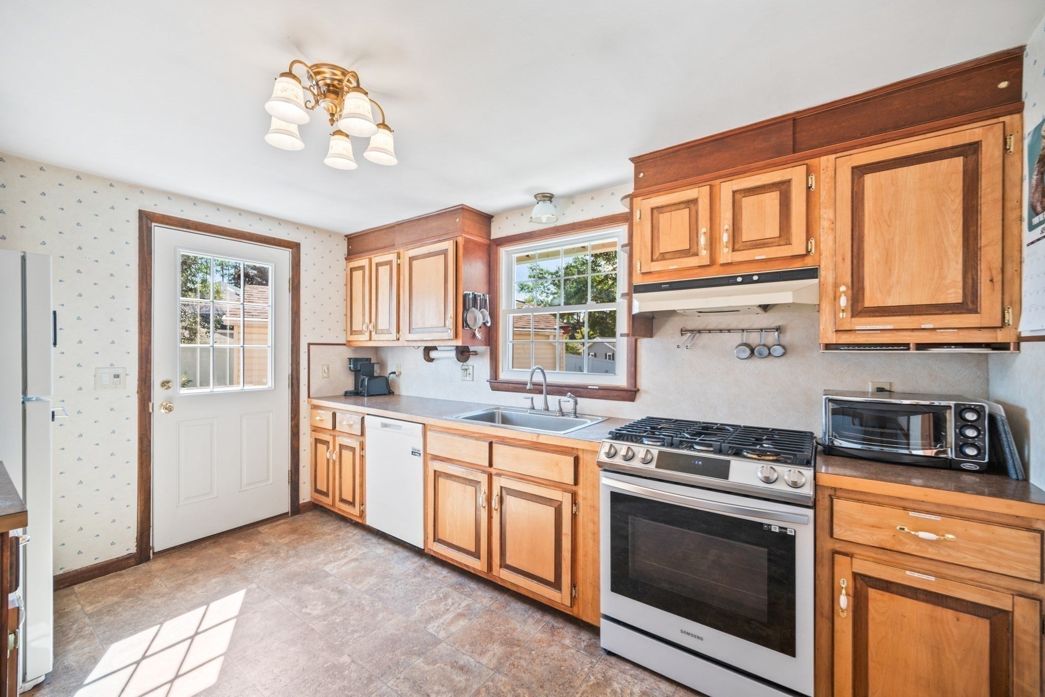 23 Pearson St, Chelmsford, MA Photo #8