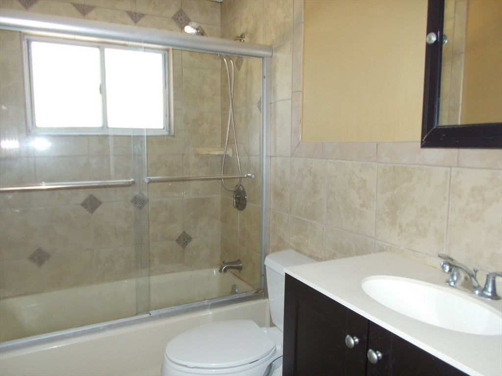 83 R Hobart ST #B5, Danvers, MA Photo #8