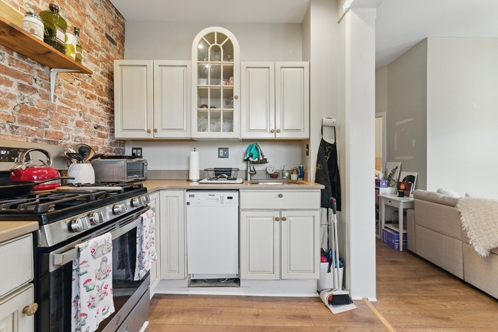 60 Pleasant St 2