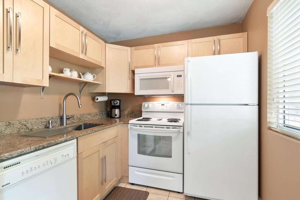16 Appleton Park #E4, Ipswich, MA, 16 Appleton Park #E4, Ipswich, MA Photo #25