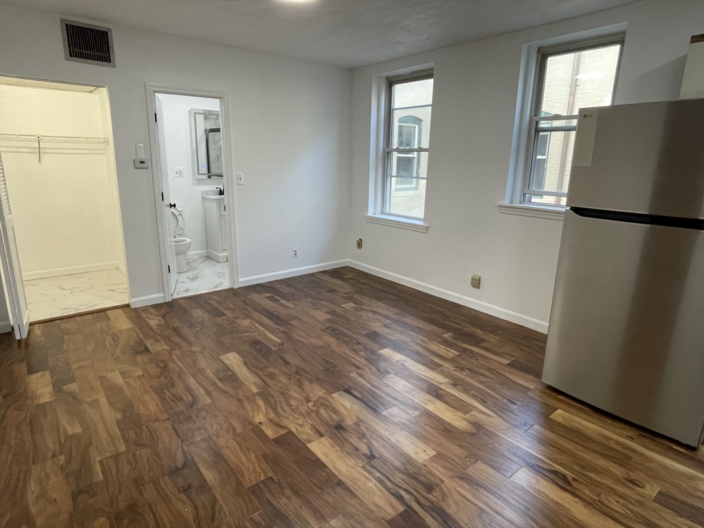 88 Gordon St. 305