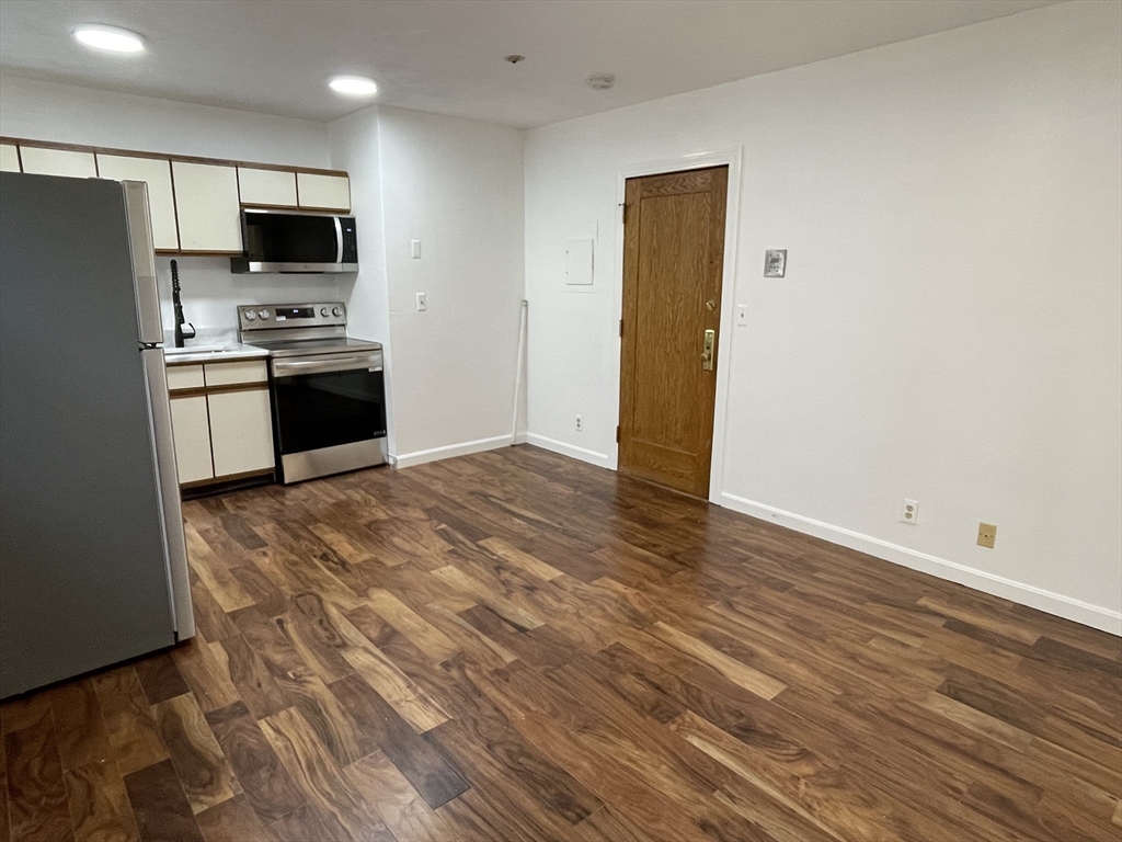88 Gordon St. 305