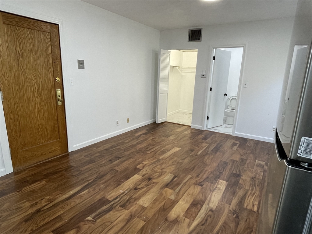 88 Gordon St. 305