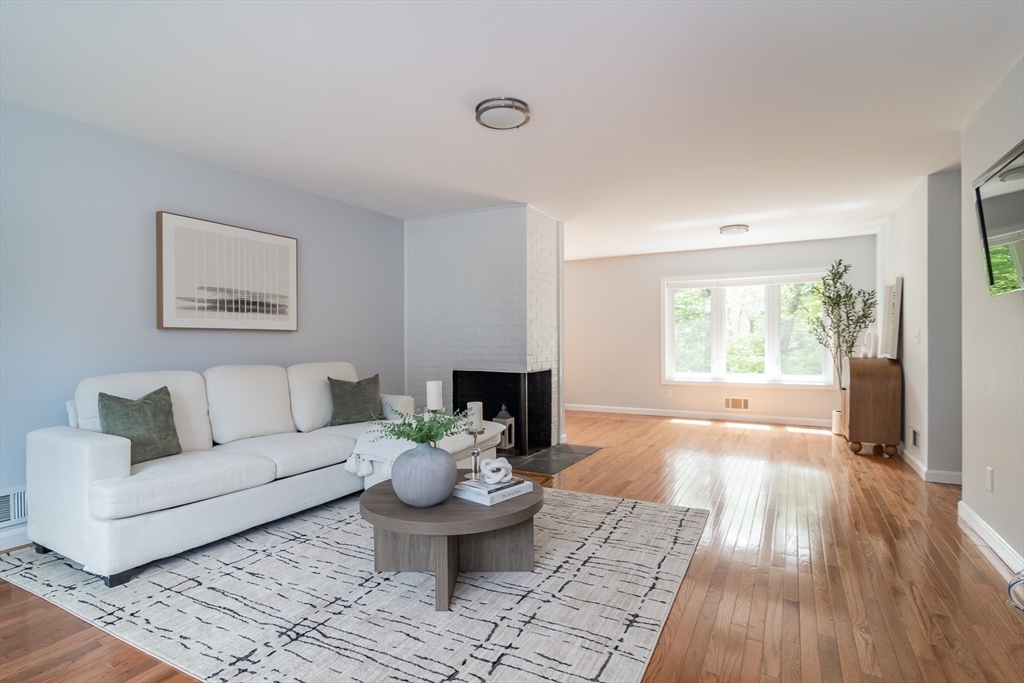30 Strawberry Hill Rd