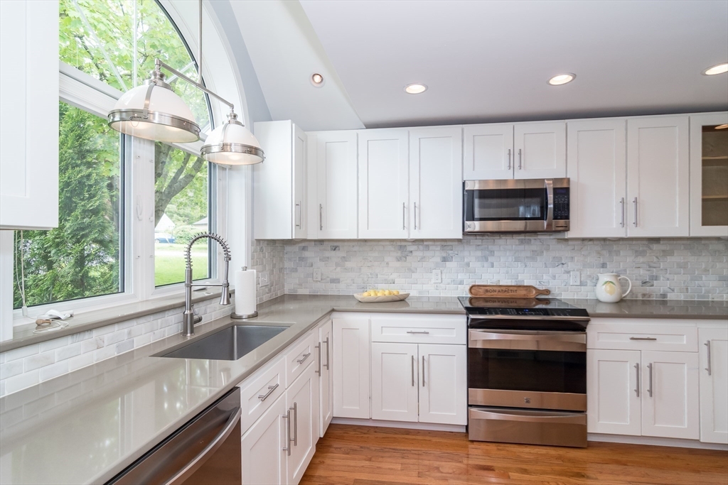 30 Strawberry Hill Rd