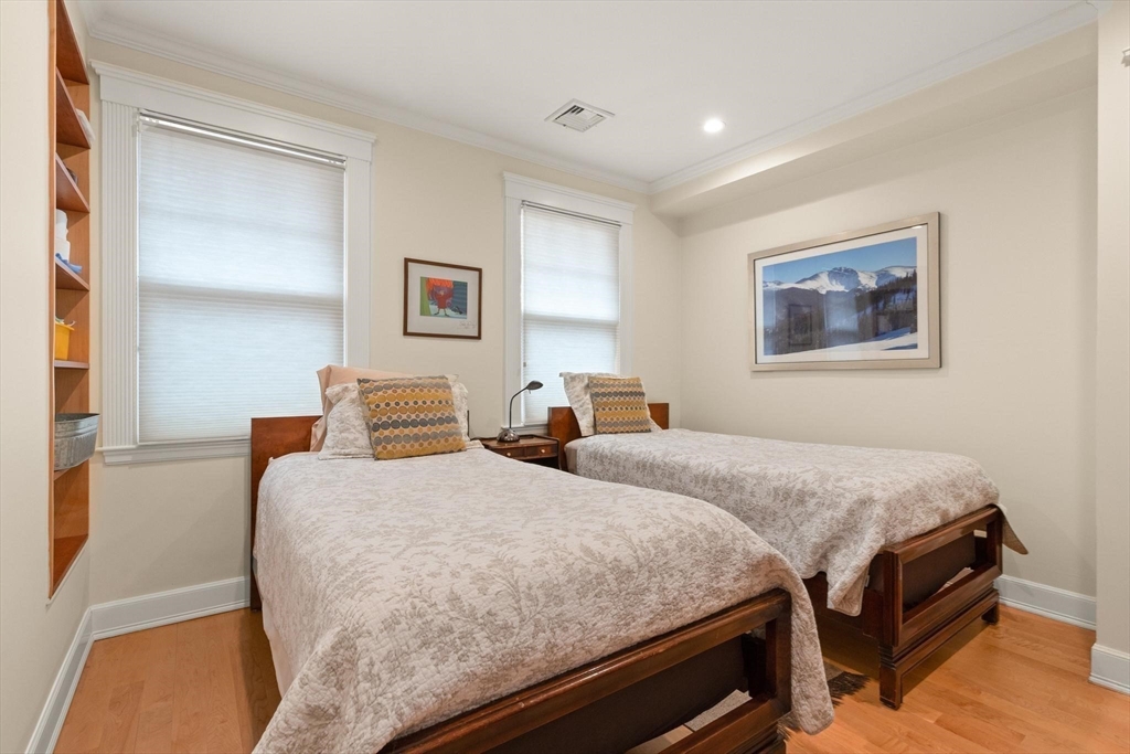 278 Huron Ave #2, Cambridge, MA Photo #16