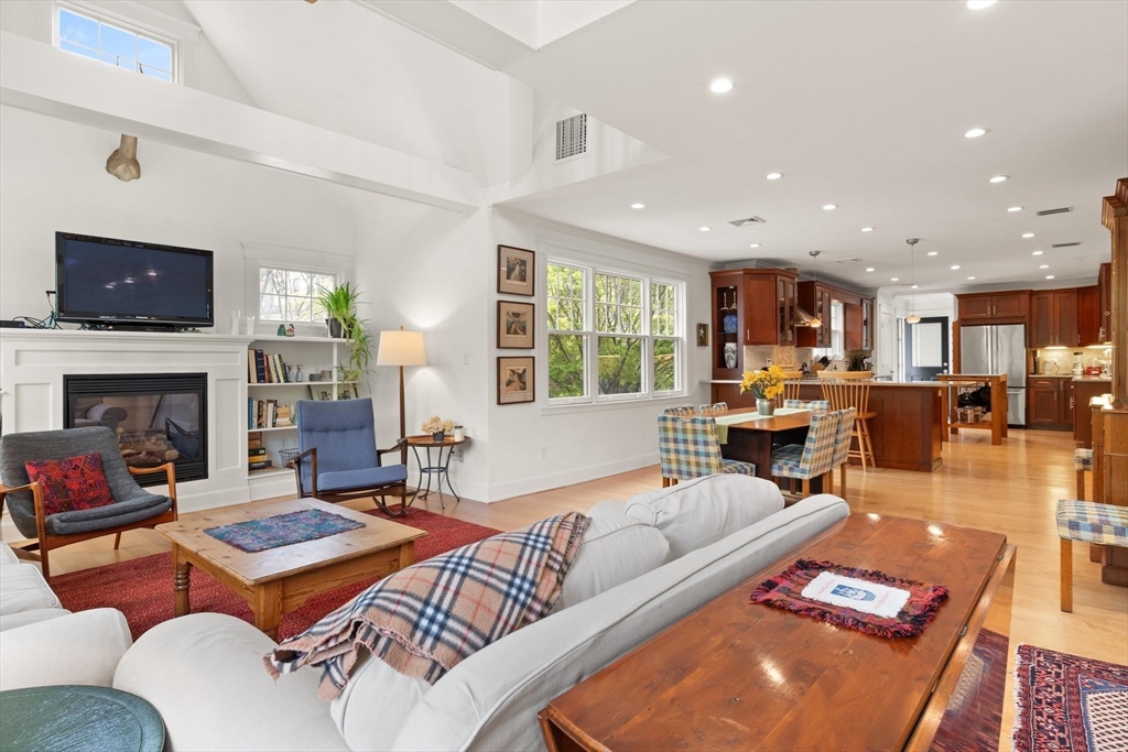 278 Huron Ave #2, Cambridge, MA Photo #4