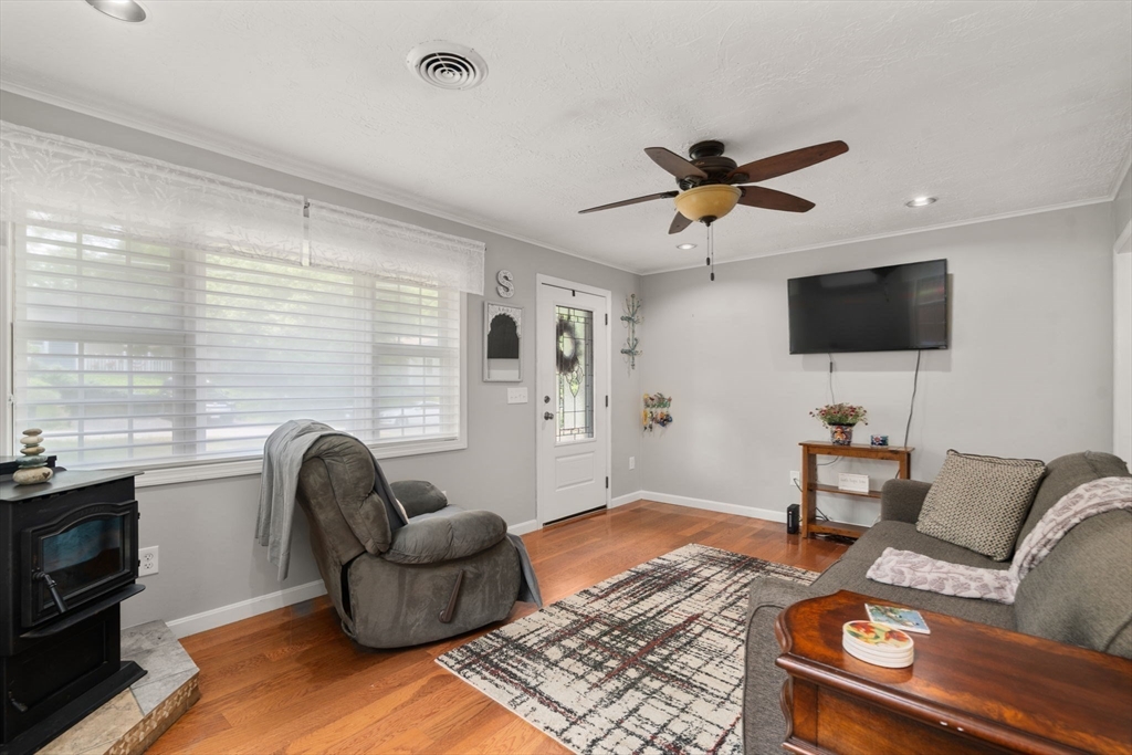 30 Colonial Rd.
