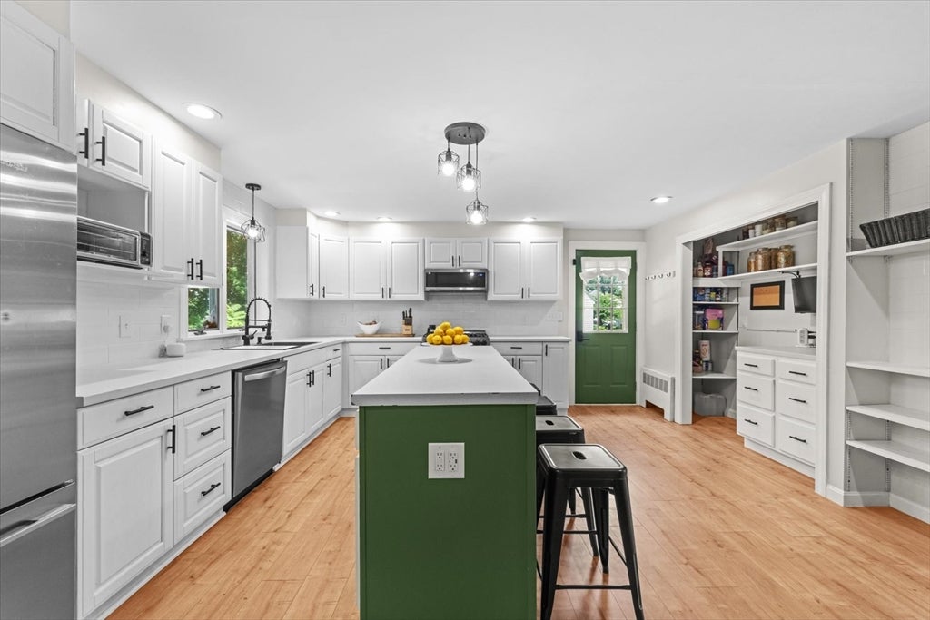 21 Fyrbeck Ave, Shrewsbury, MA, 21 Fyrbeck Ave, Shrewsbury, MA Photo #8