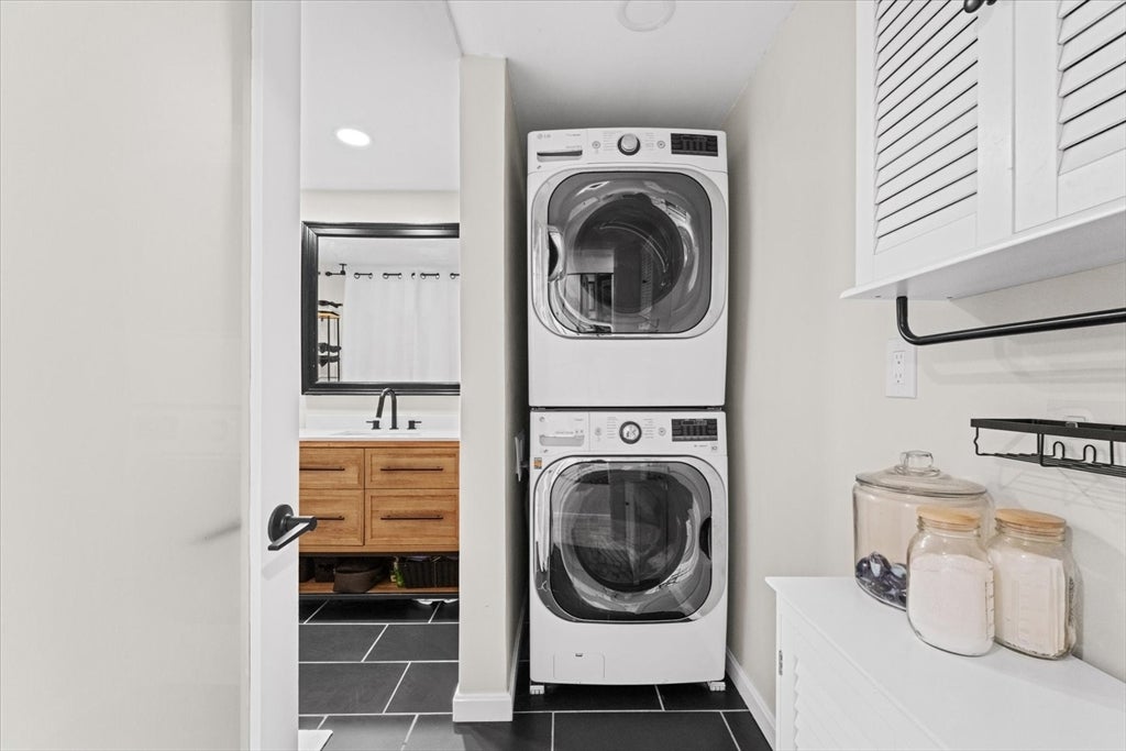21 Fyrbeck Ave, Shrewsbury, MA, 21 Fyrbeck Ave, Shrewsbury, MA Photo #25