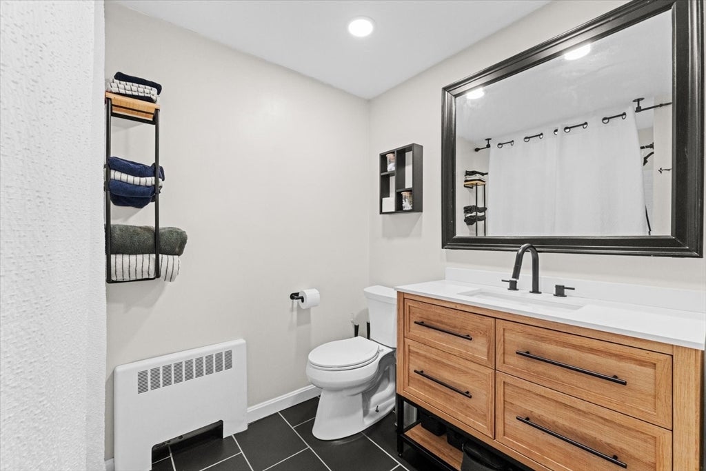 21 Fyrbeck Ave, Shrewsbury, MA, 21 Fyrbeck Ave, Shrewsbury, MA Photo #24