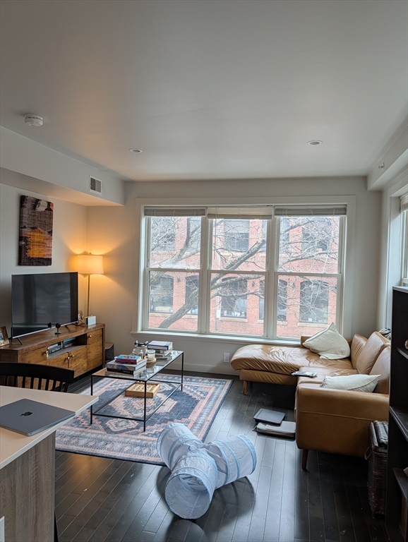 3383 Washington Street 201