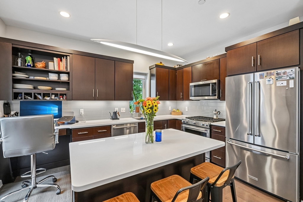 7 Howard St 4