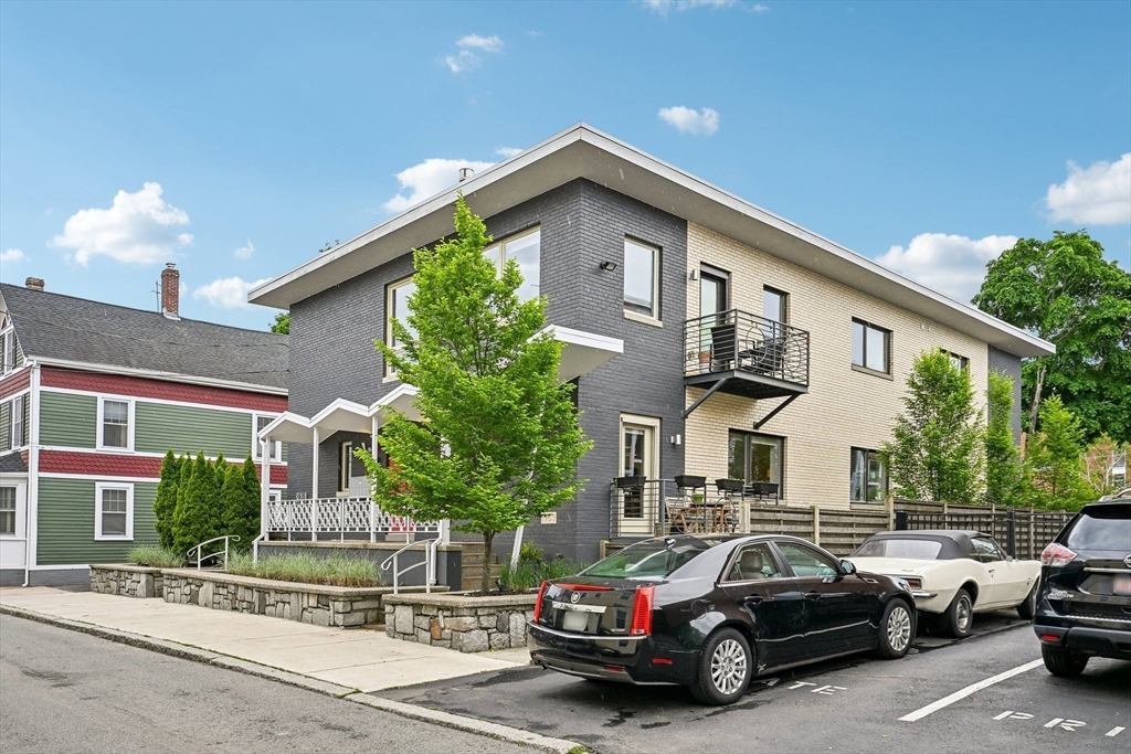 7 Howard St 4