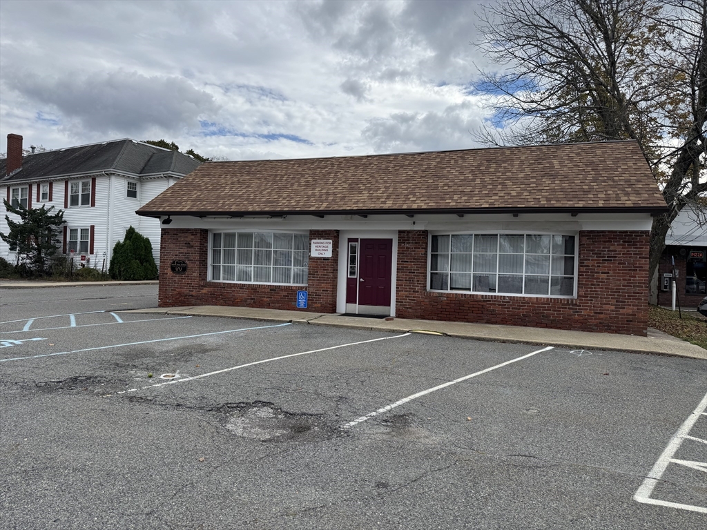 Wrentham, Massachusetts 02093, United States, ,1 BathroomBathrooms,Residential,Active,230490