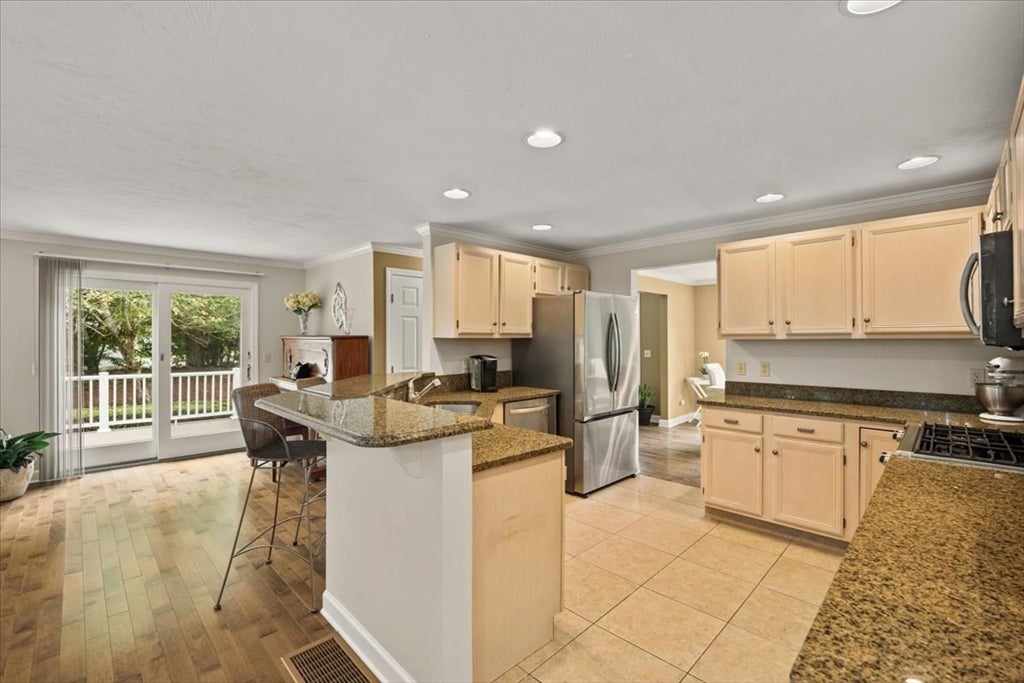 100 W Lake Dr, Taunton, MA, 100 W Lake Dr, Taunton, MA Photo #16